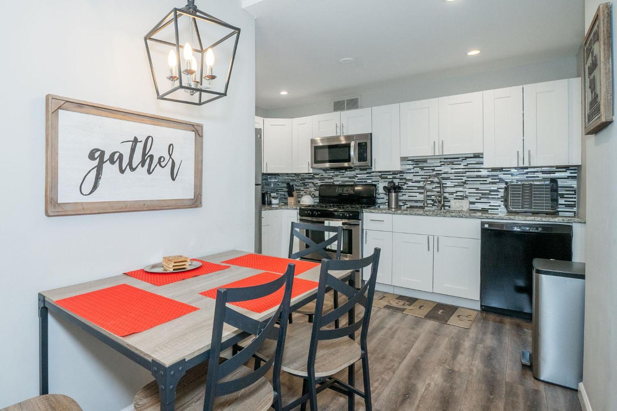 אטלנטה Welcoming Barn, 2 Bedroom & 1 Bath & Parking מראה חיצוני תמונה